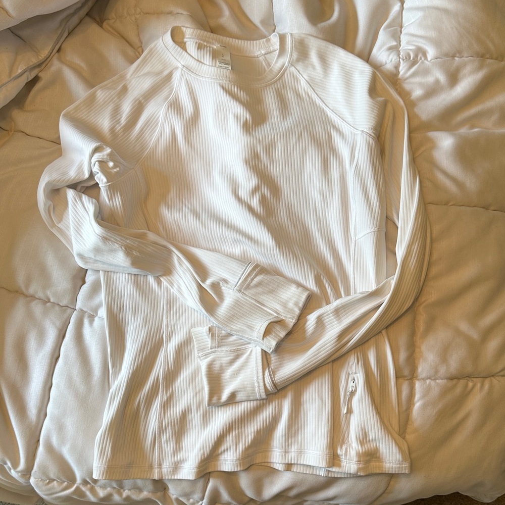 Lululemon - Picture 2 of 5